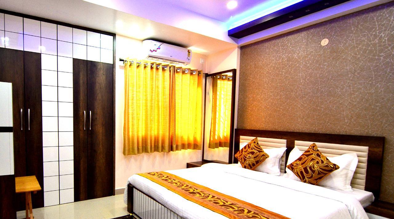 Tulip Residency Hotel Дибругар Екстериор снимка